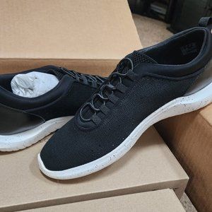 New Clarks Cloudsteppers-Size 11